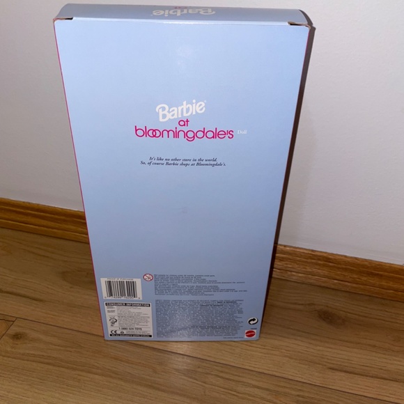 BARBIE - Bloomingdale’s Doll - Vintage 1996 Special Edition - MIB - Picture 10 of 12